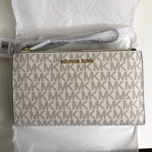 Brand New Michael Kors Wristlet